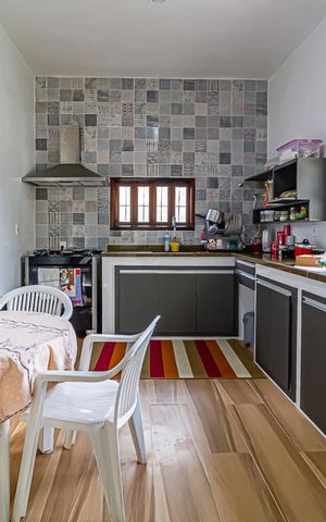 Casa à venda com 600m², 3 quartos e 4 vagas Casa à venda com 600m², 3 quartos e 4 vagasCozinha