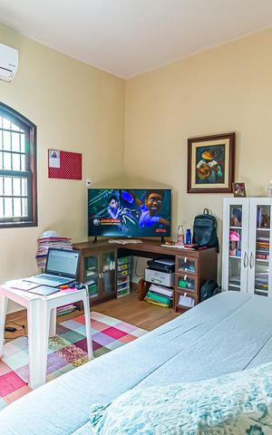 Casa à venda com 600m², 3 quartos e 4 vagas Casa à venda com 600m², 3 quartos e 4 vagasQuarto 3 - Suíte