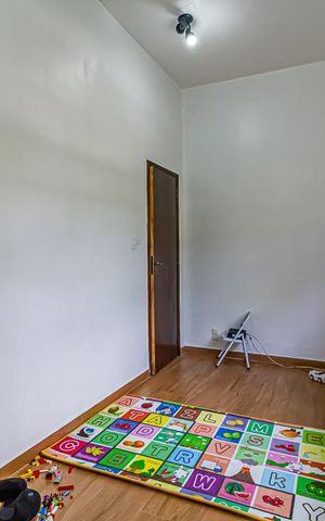 Casa à venda com 600m², 3 quartos e 4 vagas Casa à venda com 600m², 3 quartos e 4 vagasQuarto 1