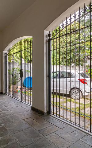Casa à venda com 600m², 3 quartos e 4 vagas Casa à venda com 600m², 3 quartos e 4 vagasVaranda da Sala 1
