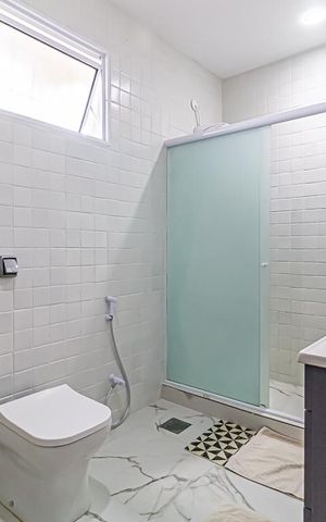 Casa à venda com 600m², 3 quartos e 4 vagas Casa à venda com 600m², 3 quartos e 4 vagasBanheiro Social