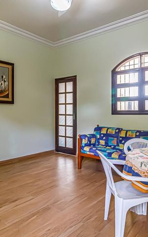 Casa à venda com 600m², 3 quartos e 4 vagas Casa à venda com 600m², 3 quartos e 4 vagasSala 2