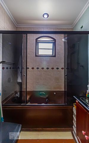 Casa à venda com 600m², 3 quartos e 4 vagas Casa à venda com 600m², 3 quartos e 4 vagasBanheiro da Suíte