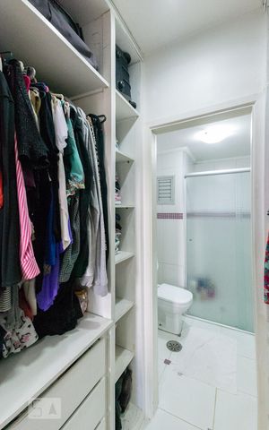 Apartamento à venda com 105m², 3 quartos e 1 vaga Apartamento à venda com 105m², 3 quartos e 1 vagaCloset