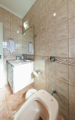 Casa à venda com 500m², 4 quartos e 4 vagasBanheiro - Suite 1