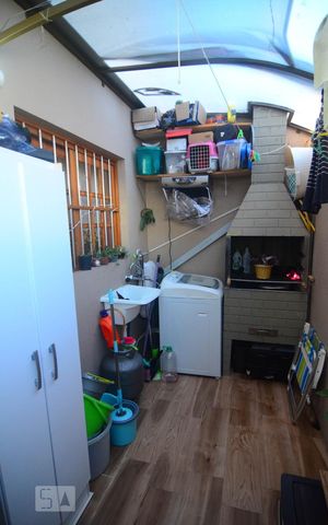 Casa à venda com 70m², 2 quartos e 1 vagaÁrea de serviço