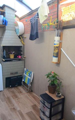 Casa à venda com 70m², 2 quartos e 1 vagaÁrea de serviço