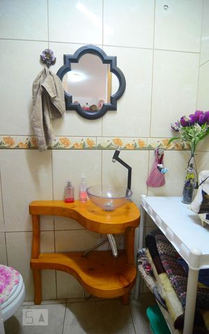 Casa à venda com 70m², 2 quartos e 1 vagaLavabo