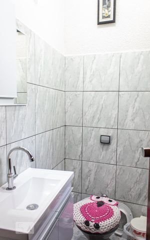 Apartamento à venda com 194m², 12 quartos e 1 vaga Apartamento à venda com 194m², 12 quartos e 1 vagaLavabo