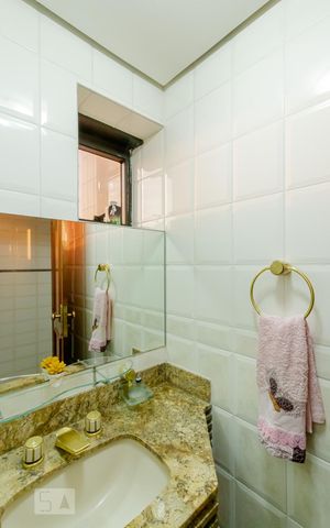 Apartamento à venda com 500m², 5 quartos e 5 vagas Apartamento à venda com 500m², 5 quartos e 5 vagasLavabo da Copa