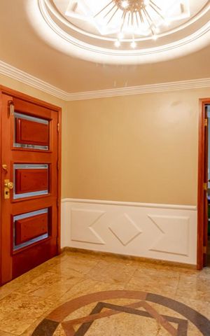 Apartamento à venda com 500m², 5 quartos e 5 vagas Apartamento à venda com 500m², 5 quartos e 5 vagasHall de Entrada