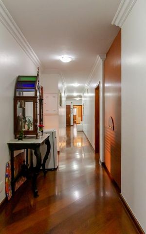 Apartamento à venda com 500m², 5 quartos e 5 vagas Apartamento à venda com 500m², 5 quartos e 5 vagasCorredor