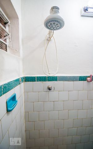 Casa para alugar com 60m², 1 quarto e sem vaga Casa para alugar com 60m², 1 quarto e sem vagaBanheiro