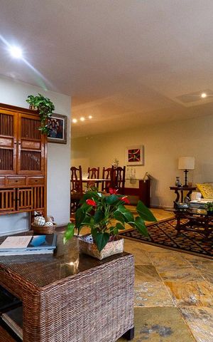 Apartamento à venda com 300m², 4 quartos e 2 vagas Apartamento à venda com 300m², 4 quartos e 2 vagasSala