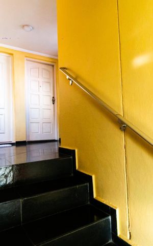 Apartamento à venda com 55m², 3 quartos e 1 vagaEscada