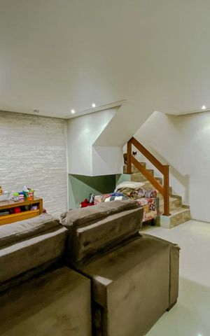 Casa à venda com 133m², 3 quartos e 2 vagasSala