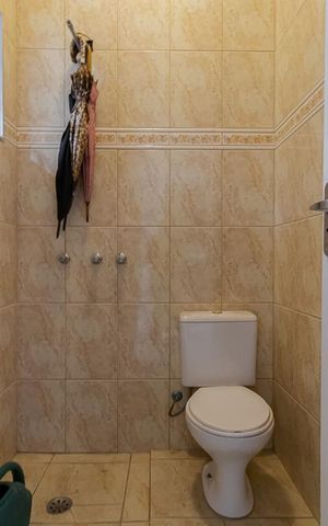 Casa para alugar com 220m², 3 quartos e 1 vaga Casa para alugar com 220m², 3 quartos e 1 vagaBanheiro de Serviço
