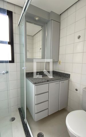 Apartamento para alugar com 86m², 2 quartos e 2 vagasBanheiro Corredor