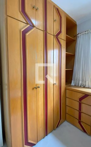 Apartamento para alugar com 86m², 2 quartos e 2 vagasQuarto 2 - Armários