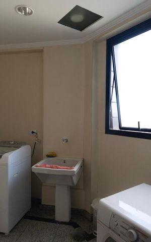 Apartamento à venda com 120m², 3 quartos e 2 vagas Apartamento à venda com 120m², 3 quartos e 2 vagasÁrea de Serviço