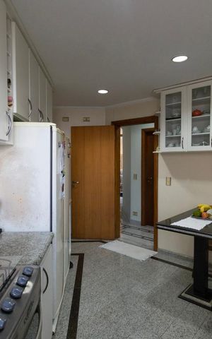 Apartamento à venda com 120m², 3 quartos e 2 vagas Apartamento à venda com 120m², 3 quartos e 2 vagasCozinha