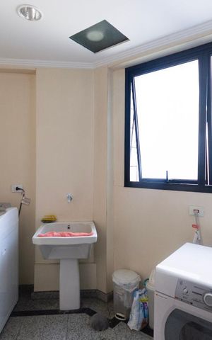Apartamento à venda com 120m², 3 quartos e 2 vagas Apartamento à venda com 120m², 3 quartos e 2 vagasÁrea de Serviço