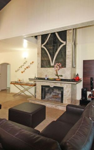 Casa para alugar com 1600m², 6 quartos e 8 vagasSala
