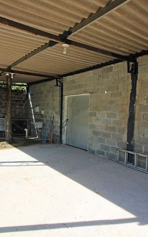 Casa para alugar com 1600m², 6 quartos e 8 vagasGalpão