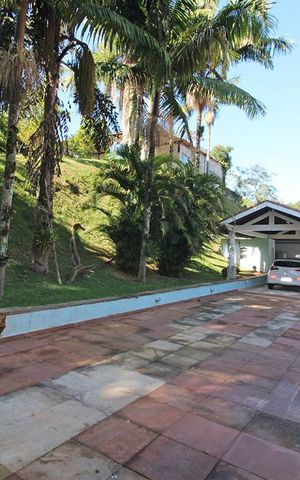 Casa para alugar com 1600m², 6 quartos e 8 vagasGaragem