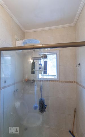 Casa à venda com 220m², 3 quartos e 3 vagas Casa à venda com 220m², 3 quartos e 3 vagasBanheiro da Suíte 2