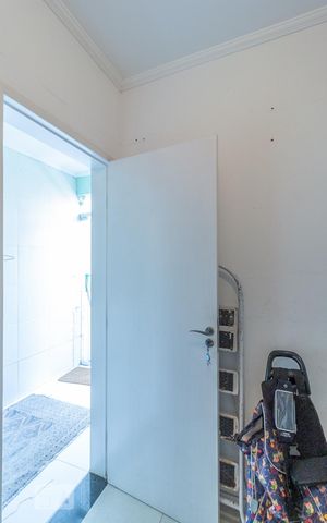Casa à venda com 220m², 3 quartos e 3 vagas Casa à venda com 220m², 3 quartos e 3 vagasQuarto de Serviço