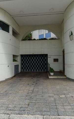 Apartamento à venda com 75m², 2 quartos e 1 vaga Apartamento à venda com 75m², 2 quartos e 1 vagaFachada e portaria