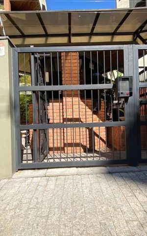 Apartamento à venda com 212m², 3 quartos e 3 vagas Apartamento à venda com 212m², 3 quartos e 3 vagasEntrada