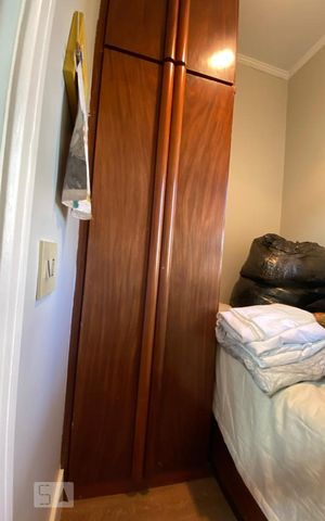 Apartamento à venda com 212m², 3 quartos e 3 vagas Apartamento à venda com 212m², 3 quartos e 3 vagasQuarto de Serviço