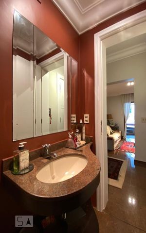 Apartamento à venda com 212m², 3 quartos e 3 vagas Apartamento à venda com 212m², 3 quartos e 3 vagasLavabo
