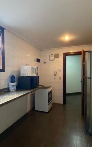 Apartamento à venda com 212m², 3 quartos e 3 vagas Apartamento à venda com 212m², 3 quartos e 3 vagasÁrea comum - Salão de festas