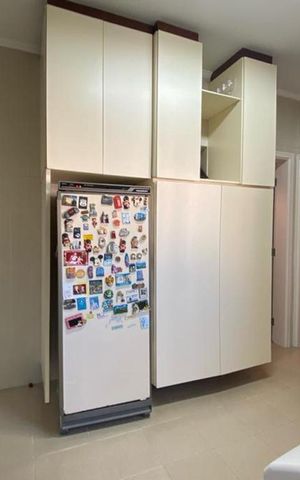 Apartamento à venda com 212m², 3 quartos e 3 vagas Apartamento à venda com 212m², 3 quartos e 3 vagasÁrea de Serviço