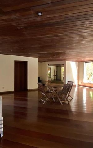 Apartamento à venda com 212m², 3 quartos e 3 vagas Apartamento à venda com 212m², 3 quartos e 3 vagasÁrea comum - Salão de festas