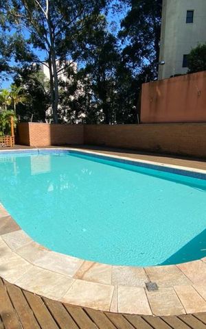 Apartamento à venda com 212m², 3 quartos e 3 vagas Apartamento à venda com 212m², 3 quartos e 3 vagasÁrea comum - Piscina