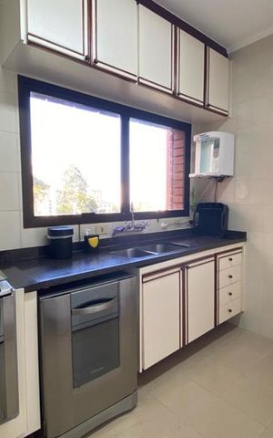 Apartamento à venda com 212m², 3 quartos e 3 vagas Apartamento à venda com 212m², 3 quartos e 3 vagasCozinha