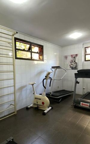 Apartamento à venda com 212m², 3 quartos e 3 vagas Apartamento à venda com 212m², 3 quartos e 3 vagasÁrea comum - Academia
