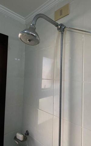 Apartamento à venda com 212m², 3 quartos e 3 vagas Apartamento à venda com 212m², 3 quartos e 3 vagasChuveiro