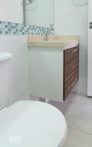 Apartamento à venda com 49m², 2 quartos e 1 vaga Apartamento à venda com 49m², 2 quartos e 1 vagaBanheiro social