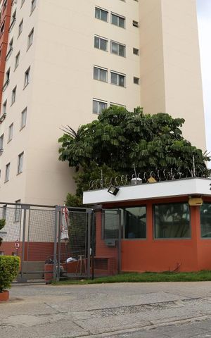 Apartamento à venda com 49m², 2 quartos e 1 vagaFachada e portaria