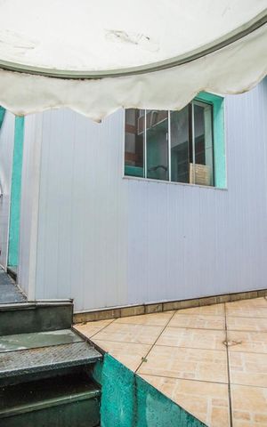 Casa à venda com 227m², 3 quartos e 4 vagas Casa à venda com 227m², 3 quartos e 4 vagasVaranda