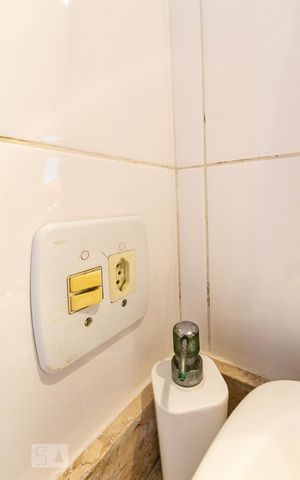 Apartamento à venda com 51m², 2 quartos e 1 vaga Apartamento à venda com 51m², 2 quartos e 1 vagaBanheiro
