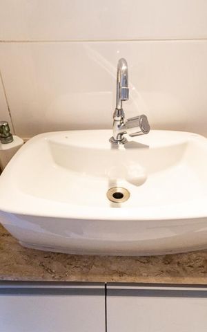 Apartamento à venda com 51m², 2 quartos e 1 vaga Apartamento à venda com 51m², 2 quartos e 1 vagaBanheiro