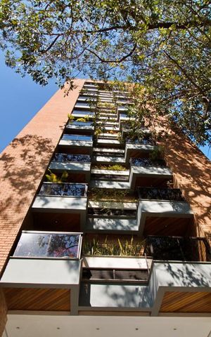 Apartamento para alugar com 197m², 4 quartos e 3 vagasFachada