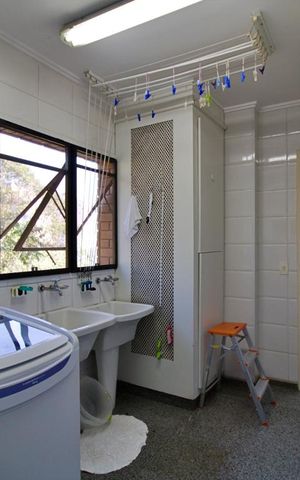 Apartamento para alugar com 197m², 4 quartos e 3 vagasÁrea de Serviço