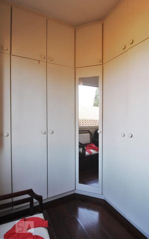 Casa à venda com 205m², 4 quartos e 3 vagasSuíte 1